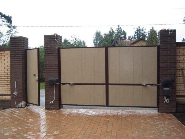 Металлические распашные ворота